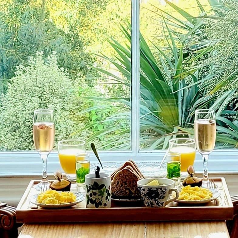 West Hill Retreat Edwardian Balcony Ensuite With Room Served Breakfast & Free Parking Hastings Exterior photo